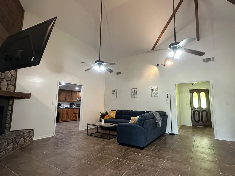 2385 Leonard Rd — Photo 8
