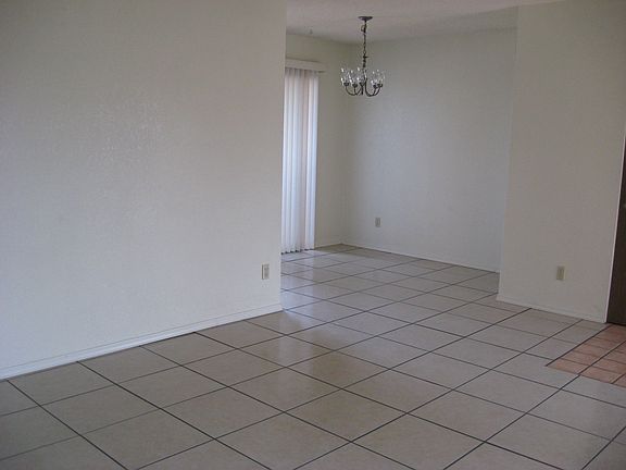 Livingroom/Dining room