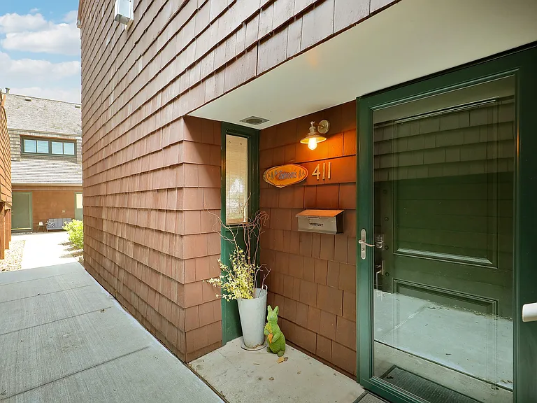 411 Lake St — Photo 38