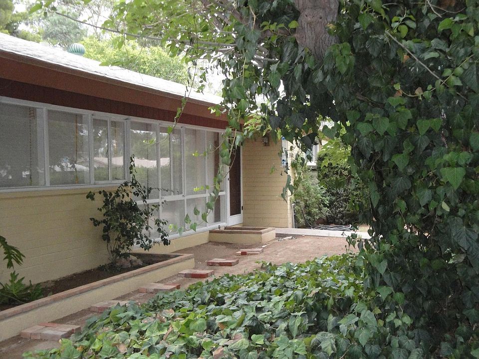 2nd image of 3328 N Stewart Ave