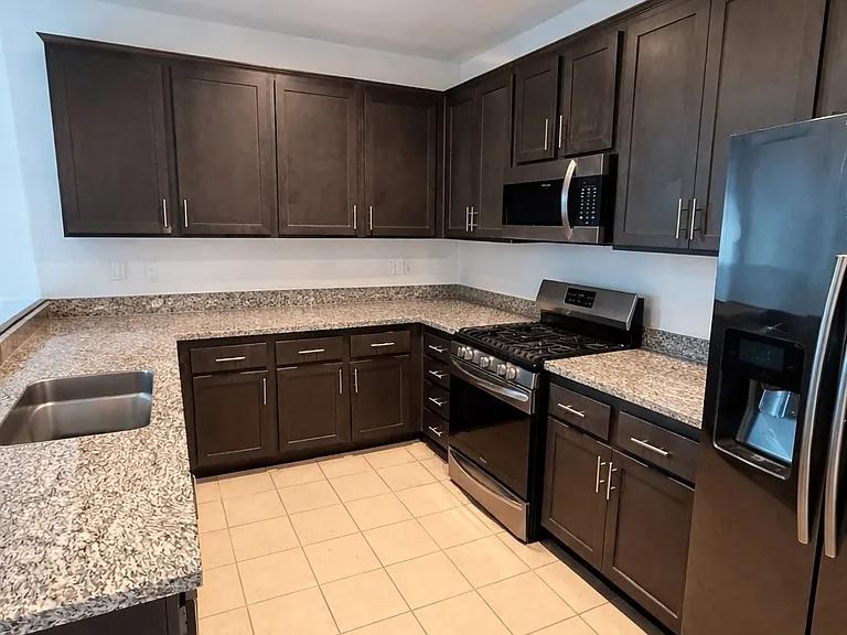 Iron Mountain Cir — Photo 4