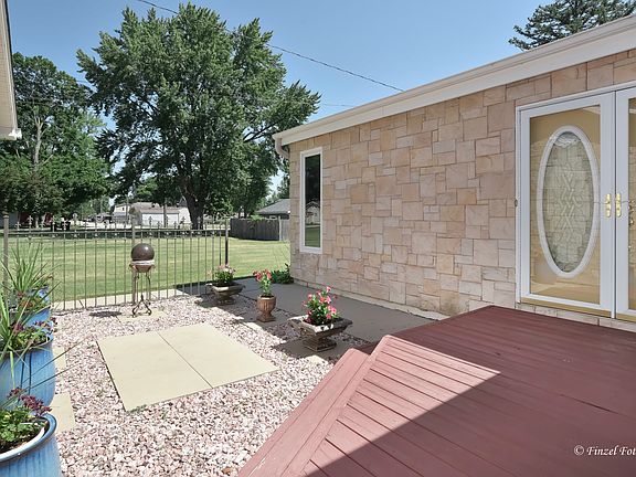 2nd image of 604 Bally Rd