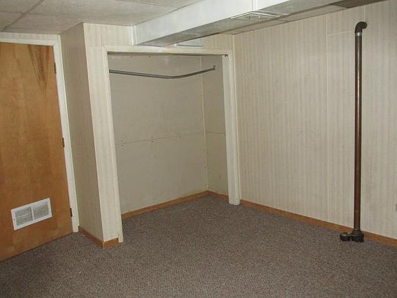 2nd image of 2038 Division St