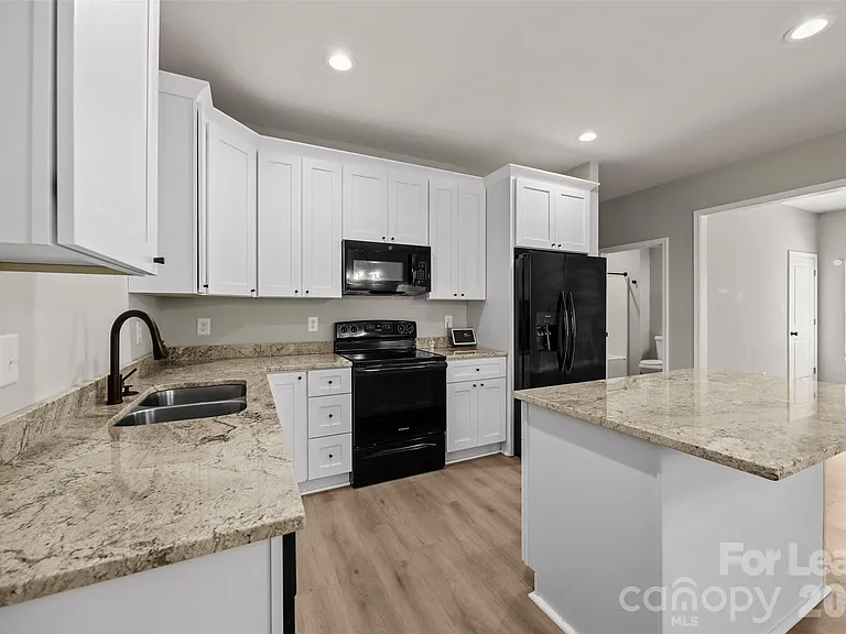 3130 Celia Ave — Photo 6