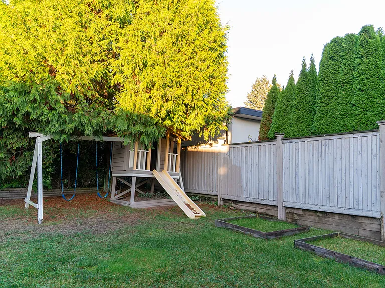 2321 Jefferson Ave — Photo 18