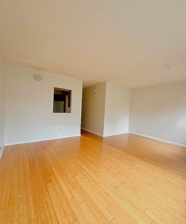 1st image of 61 E 119th St Floor 3