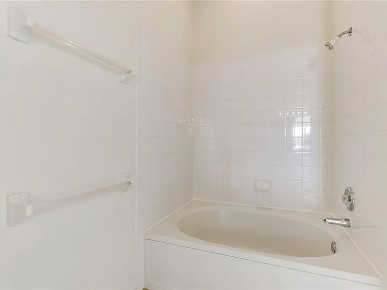 2488 Lake Woodberry Cir — Photo 8