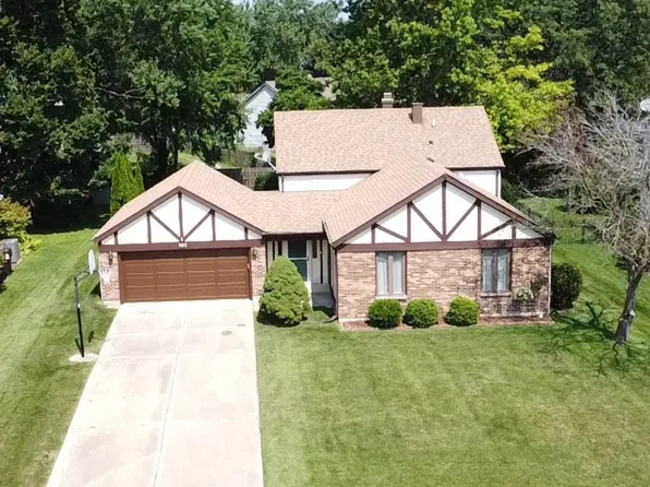 980 Barlina Rd, Crystal Lake, IL 60014