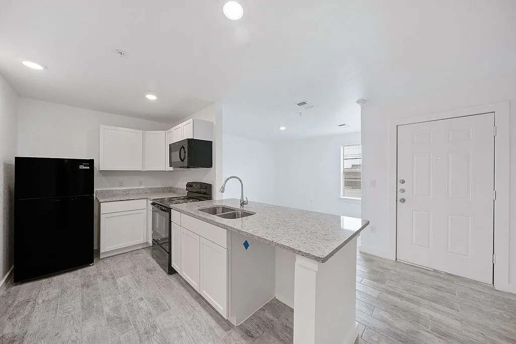 6175 Ingram — Photo 3