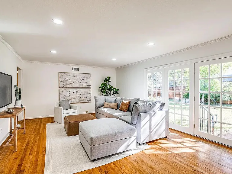 5730 Forest Ln — Photo 20