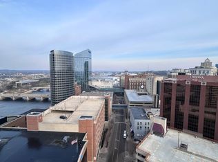 107 Campau Cir NW, Grand Rapids, MI 49503