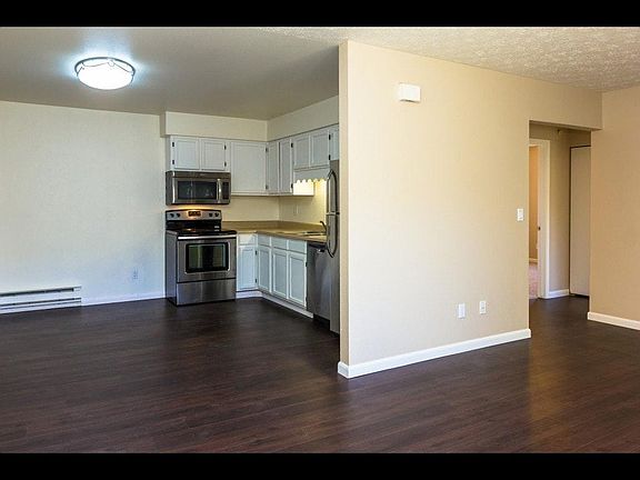 5th image of 472 S Gilbert St #F8e9d333d