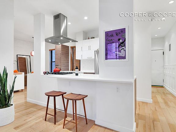 2nd image of 340 W 19th St APT 11