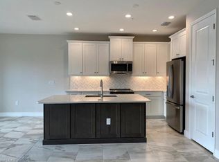 2561 Seychelles Dr #307, Naples, FL 34112