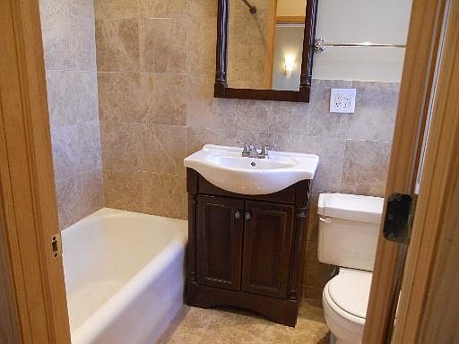 5th image of 4871 N Hermitage Ave #3