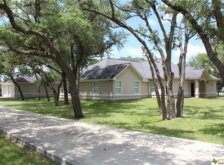 318 Richter Rd, Inez, TX 77968