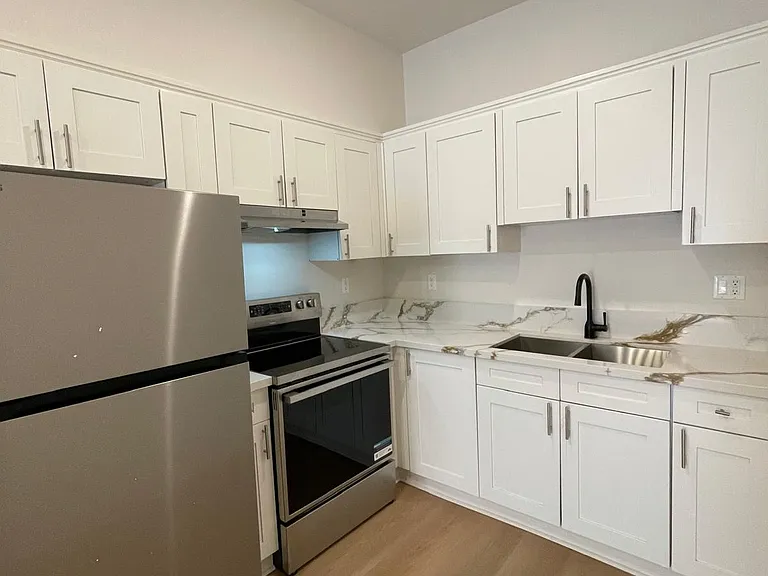4546 W 17th St #9 — Photo 2