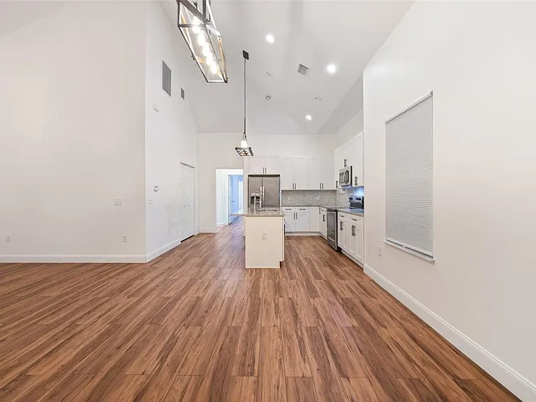 2330 W Saint Louis St — Photo 15