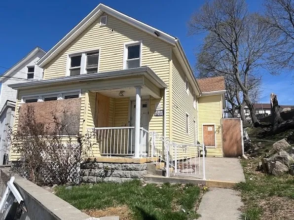 1814 Pleasant St, Fall River, MA 02723