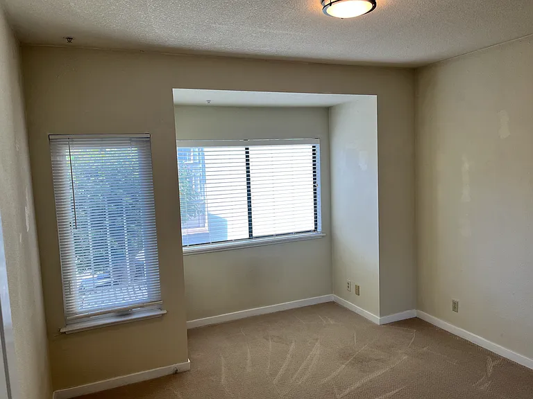 Right rear bedroom