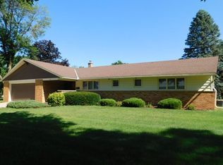 302 8th Ave E, Cresco, IA 52136