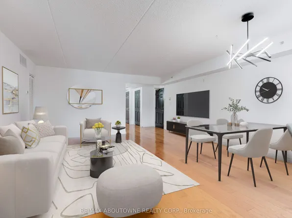 1460 Bishops Gate #212, Oakville, ON L6M 4N5