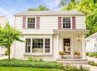 5566 N Shoreland Ave, Whitefish Bay, WI 53217