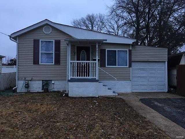 1st image of 5061 Lakewood Ave