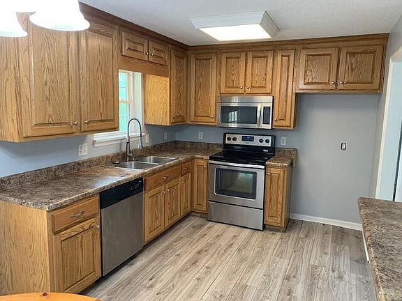 5th image of 34 Marion Dr