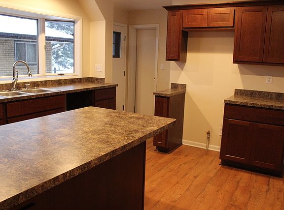 4th image of 425 College Ave