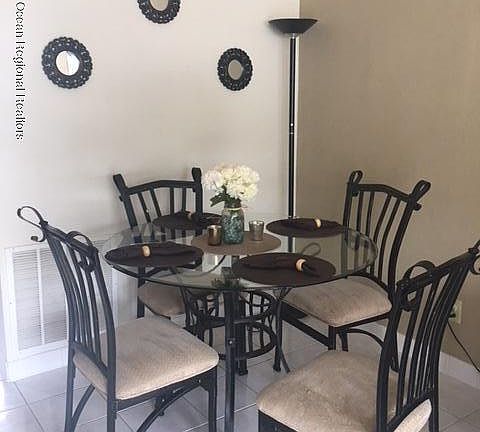 3rd image of 454 Lonna Ct