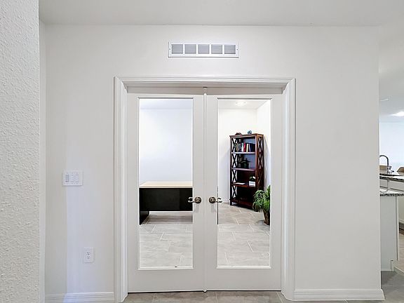 5th image of 2865 SW Savona Boulevard
