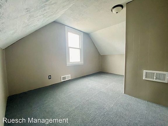 2nd image of 828 De Pere St