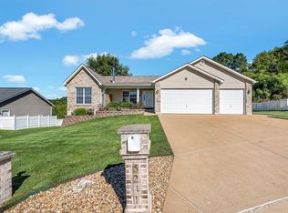 5241 N Bellerieve Ln, Imperial, MO 63052