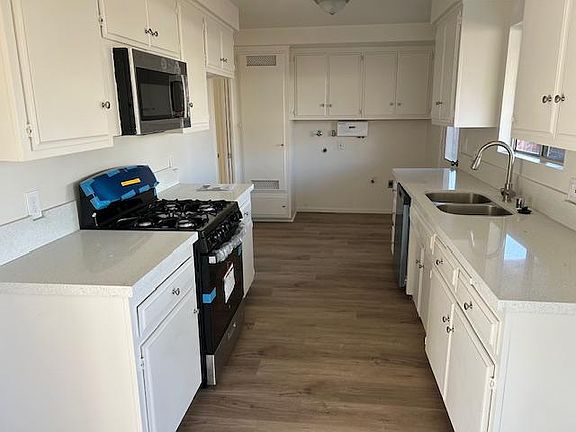 4th image of 41042 Beachwood Ave