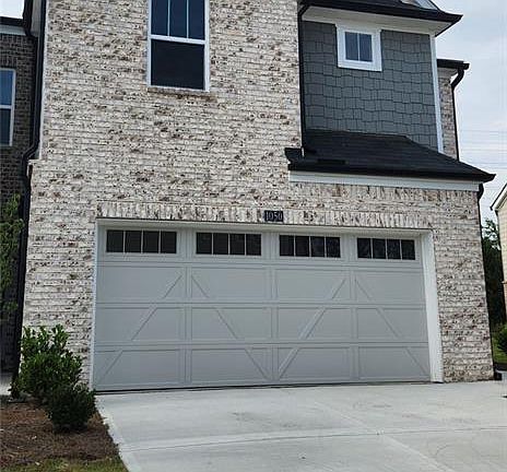 5th image of 1050 Sunny Lake Dr