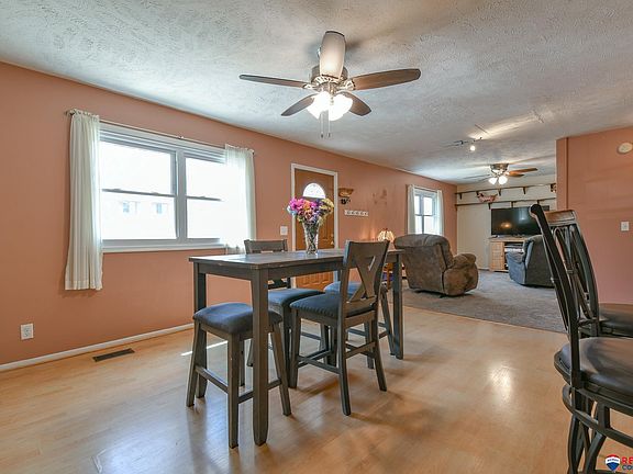 3rd image of 5010 W Saint Paul Ave