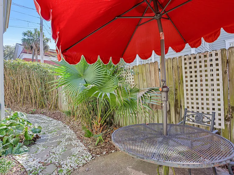 1815 Barnard St — Photo 47