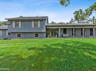 4N889 Redwood Ln, Saint Charles, IL 60175