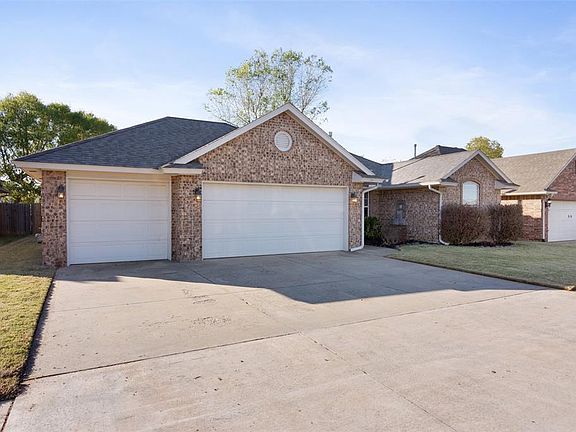 3rd image of 3921 Pamela Ln