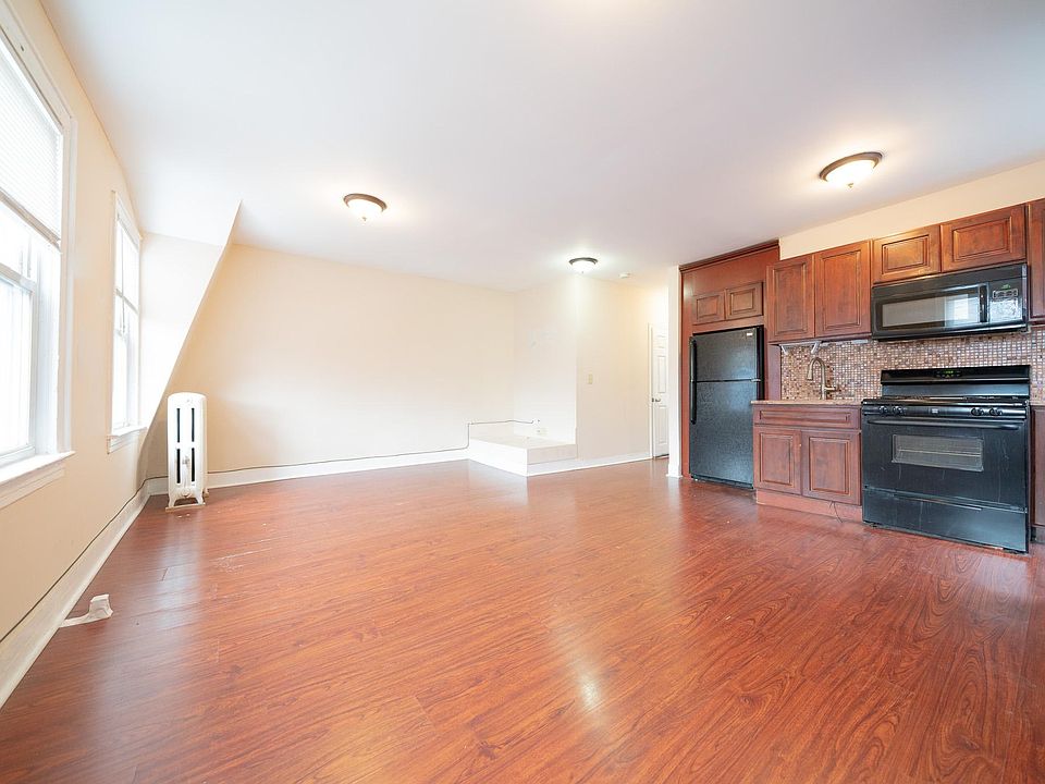 1st image of 230 Quincy Ave Floor 3