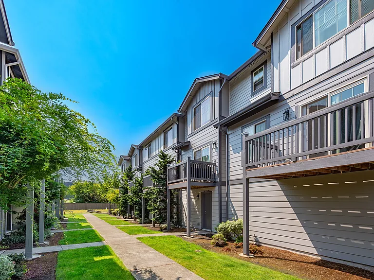 Aster Townhomes — Photo 4