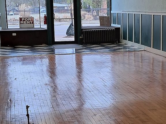 4th image of 21932 Lakeshore Blvd
