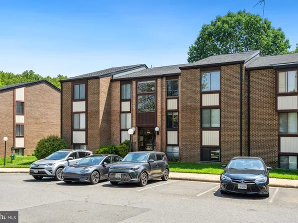 3113 Buccaneer Ct APT 101, Fairfax, VA 22031