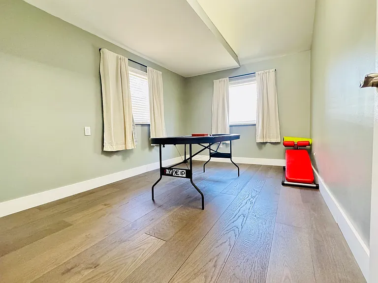 7258 W 72nd St — Photo 14