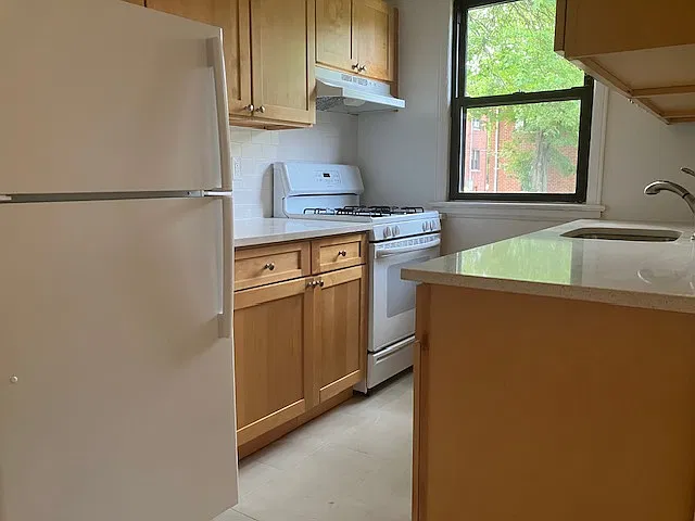 1 bed, 708 sqft, $1,950 — Photo 2