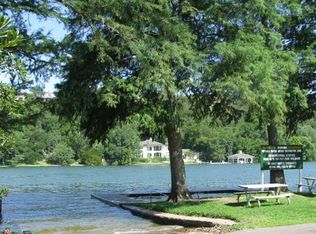 7112 Greenshores Dr APT 8, Austin, TX 78730