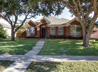 216 Victory Ct, Irving, TX 75063