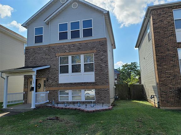 3rd image of 6028 Horton Pl