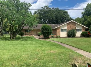206 Sunnyview Ave #A, Friendswood, TX 77546